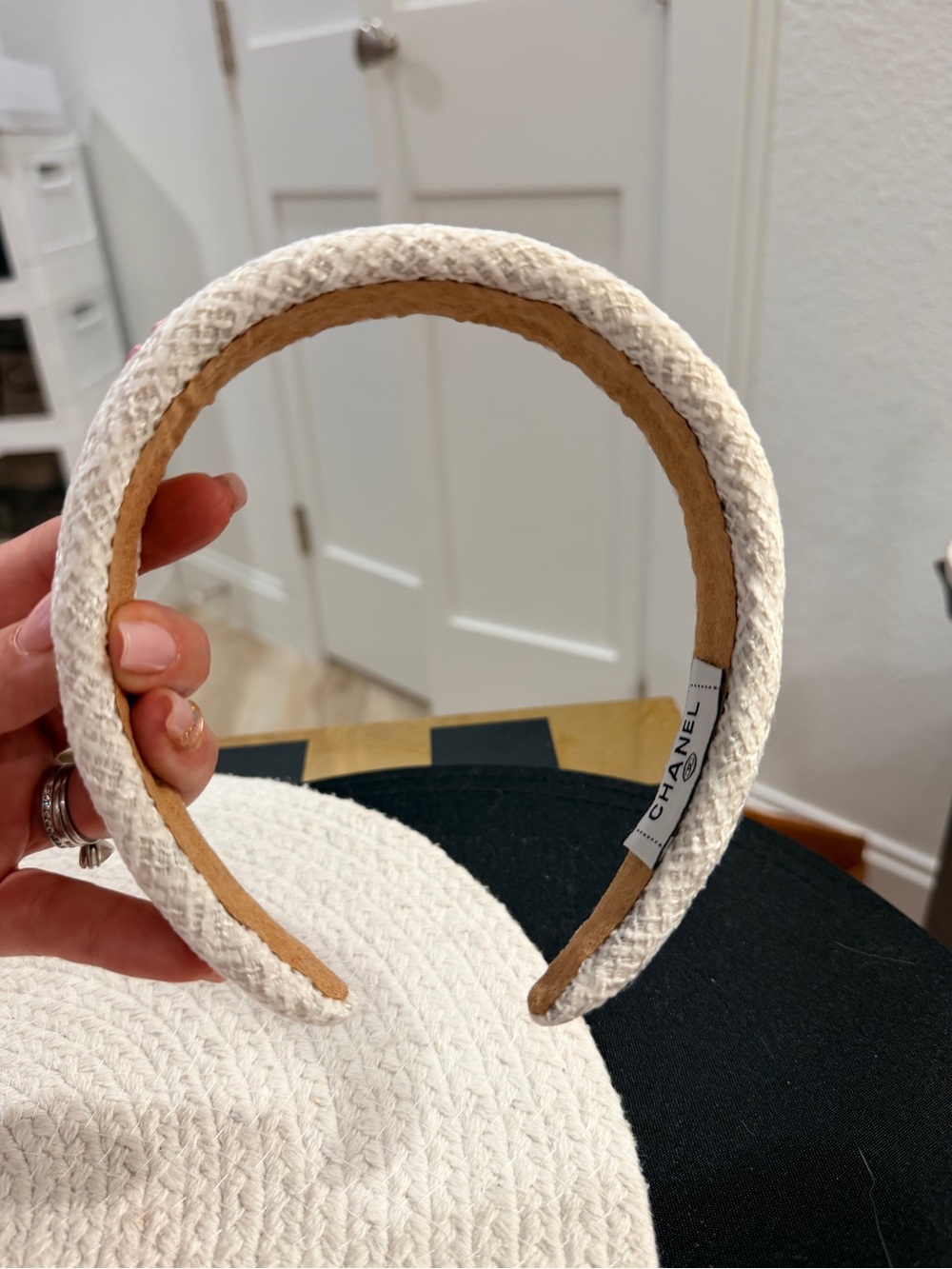 Cream Tweed Headband with Pink Acrylic Logo - NEW - Picture 8 of 9